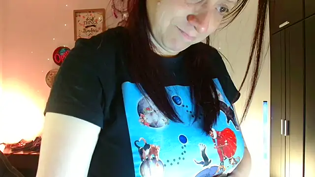 catalinamommyx online show from 19, 4, 2026