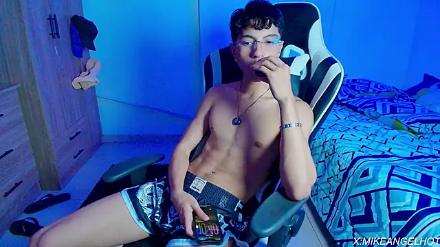 Angelligth online show from 1, 4, 2026