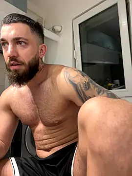 Snapshot of LoveIsBlind_ chatting on 18, 10, 2025 LoveIsBlind online show from 18, 10, 2025