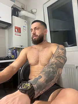 Snapshot of LoveIsBlind_ chatting on 8, 10, 2025 LoveIsBlind online show from 8, 10, 2025