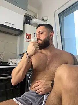 Snapshot of LoveIsBlind_ chatting on 8, 10, 2025 LoveIsBlind online show from 8, 10, 2025