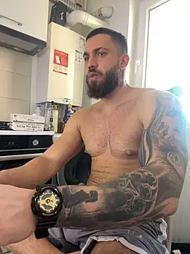 Snapshot of LoveIsBlind_ chatting on 10, 10, 2025 LoveIsBlind online show from 10, 10, 2025