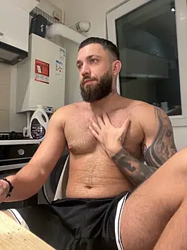 Snapshot of LoveIsBlind_ chatting on 19, 10, 2025 LoveIsBlind online show from 19, 10, 2025