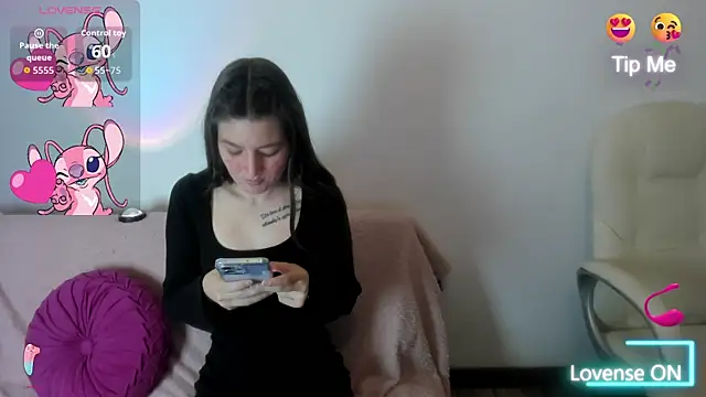 Snapshot of Tesa_cute chatting on 12, 11, 2025 Tesa cute online show from 12, 11, 2025