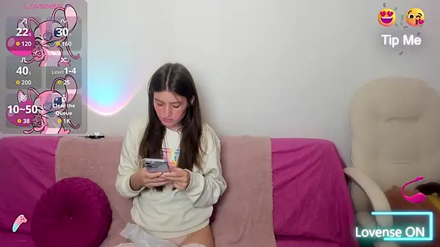 Snapshot of Tesa_cute chatting on 14, 11, 2025 Tesa cute online show from 14, 11, 2025