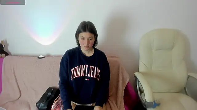 Snapshot of Tesa_cute chatting on 11, 11, 2025 Tesa cute online show from 11, 11, 2025