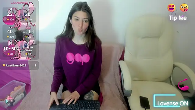 Snapshot of Tesa_cute chatting on 22, 10, 2025 Tesa cute online show from 22, 10, 2025