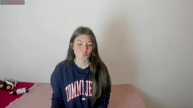 Snapshot of Tesa_cute chatting on 3, 10, 2025 Tesa cute online show from 3, 10, 2025