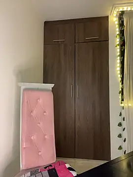 lina pink online show from 17, 2, 2026