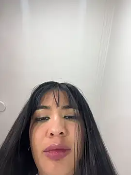 Snapshot of lina_pink chatting on 11, 11, 2025 lina pink online show from 11, 11, 2025