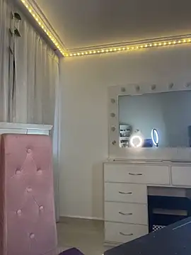 lina pink online show from 3, 3, 2026