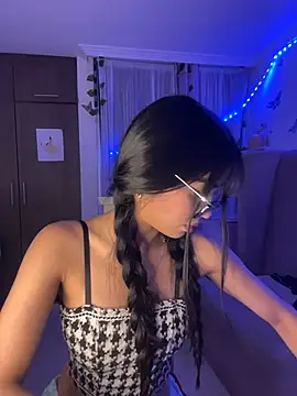 Snapshot of lina_pink chatting on 9, 10, 2025 lina pink online show from 9, 10, 2025