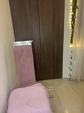 lina pink online show from 11, 2, 2026