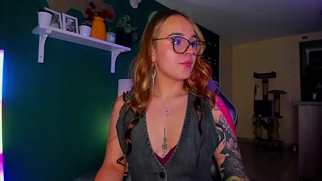 Snapshot of evy_orange1 chatting on 6, 7, 2026 evy orange1 online show from 6, 7, 2026