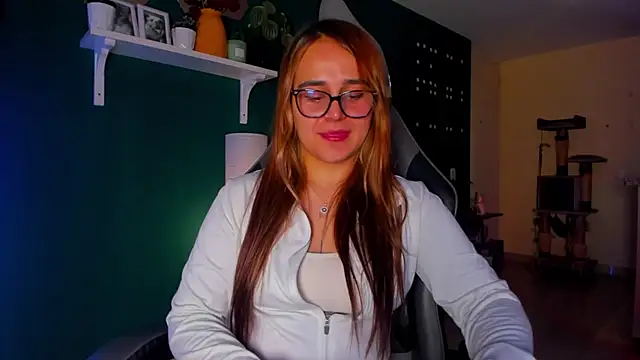 Snapshot of evy_orange1 chatting on 2, 7, 2026 evy orange1 online show from 2, 7, 2026