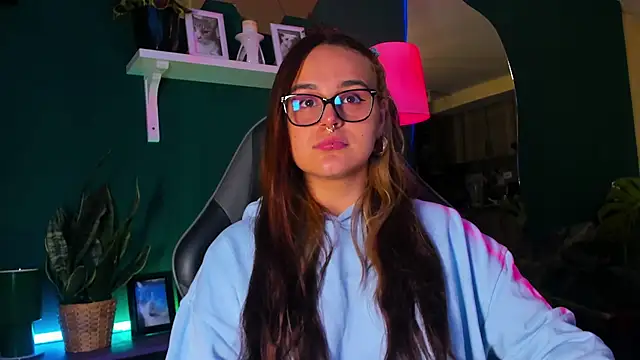 evy orange1 online show from 16, 4, 2026