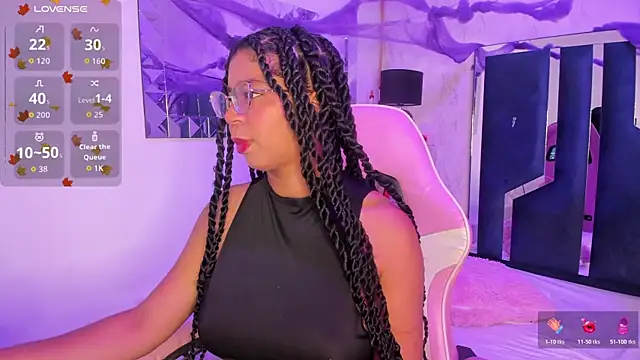 MilaHall  online show from 28, 10, 2025