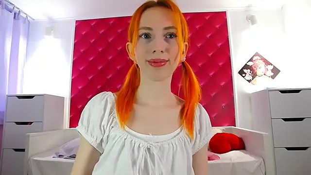 Snapshot of BarbieGoddess chatting on 4, 1, 2025 BarbieGoddess online show from 4, 1, 2025
