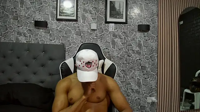 Snapshot of chriss_jones1 chatting on 11, 9, 2025 chriss jones1 online show from 11, 9, 2025