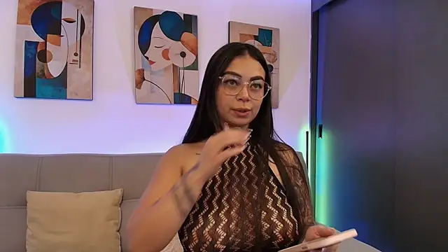 Snapshot of miaa_saenz1 chatting on 6, 5, 2026 miaa saenz1 online show from 6, 5, 2026
