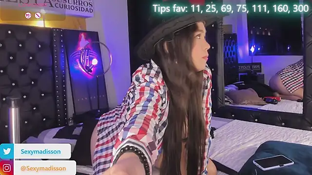 Snapshot of MADISSONLOVE_ chatting on 21, 5, 2026 MADISSONLOVE online show from 21, 5, 2026