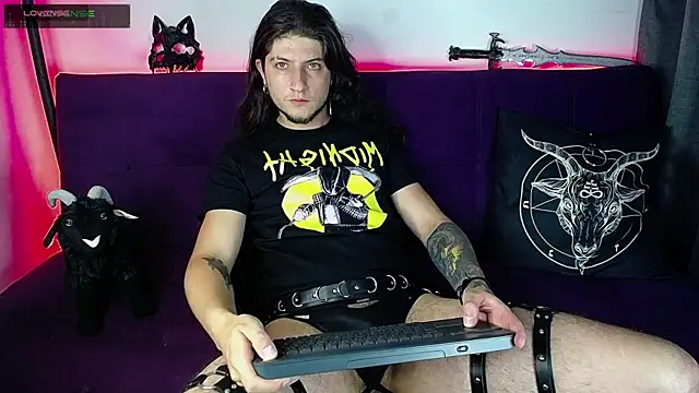 Snapshot of blckwolf_6 chatting on 6, 3, 2025 blckwolf 6 online show from 6, 3, 2025