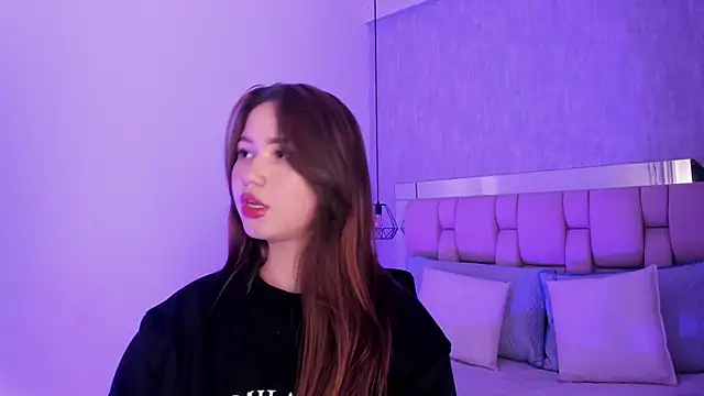 Roxie-Summers11 online show from 14, 2, 2025