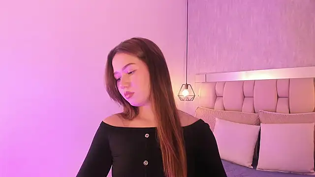 Roxie-Summers11 online show from 15, 3, 2025