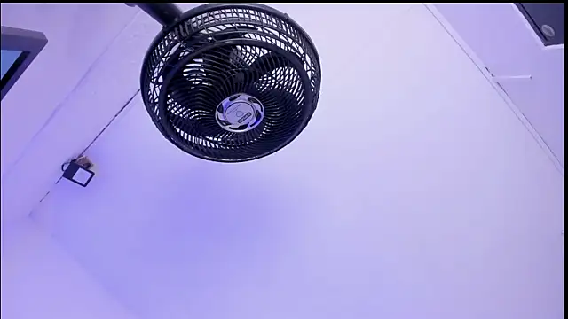 Roxie-Summers11 online show from 22, 4, 2026