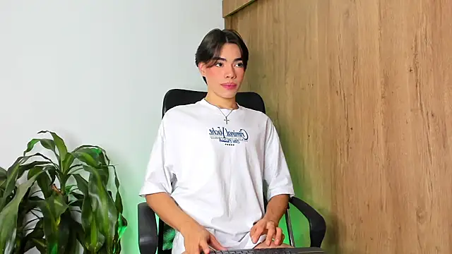 Julifoxx online show from 5, 2, 2025