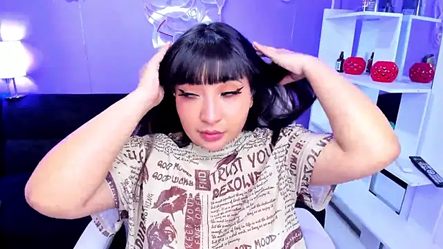 Emma monserrat online show from 15, 4, 2026