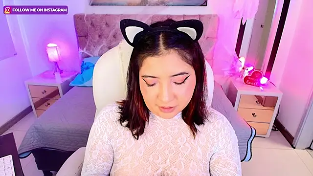 Emma monserrat online show from 24, 10, 2025