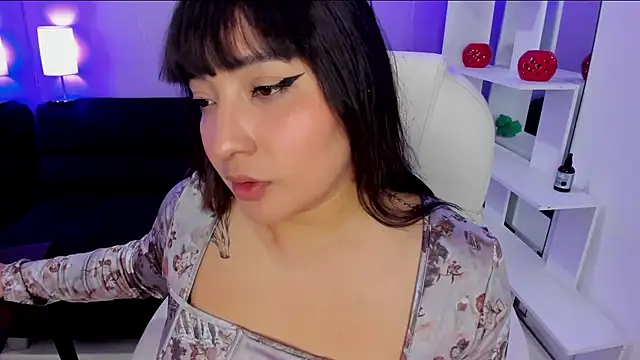 Snapshot of Emma_monserrat chatting on 25, 5, 2026 Emma monserrat online show from 25, 5, 2026