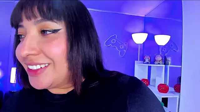 Snapshot of Emma_monserrat chatting on 21, 5, 2026 Emma monserrat online show from 21, 5, 2026