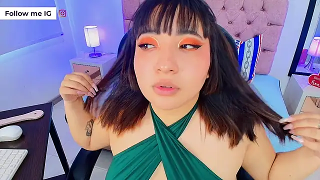 Emma monserrat online show from 31, 1, 2026