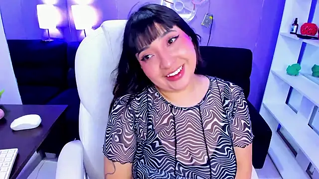 Snapshot of Emma_monserrat chatting on 2, 5, 2026 Emma monserrat online show from 2, 5, 2026