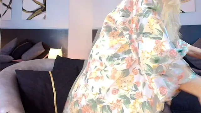 Kelly Mature  online show from 9, 1, 2026