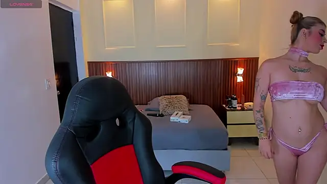 Snapshot of LUCYAMARS1 chatting on 27, 11, 2025 LUCYAMARS1 online show from 27, 11, 2025