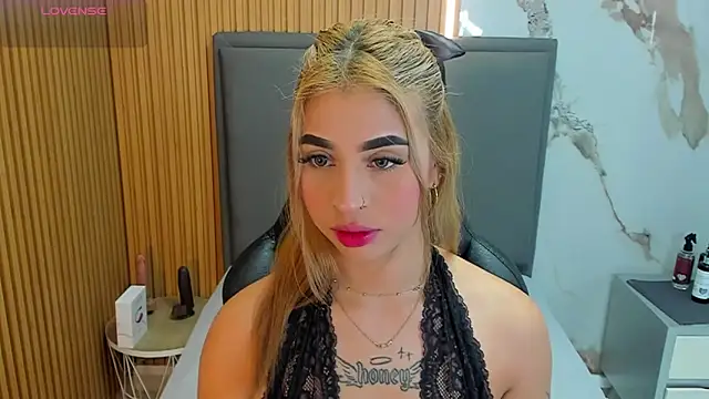 LUCYAMARS1 online show from 4, 3, 2026