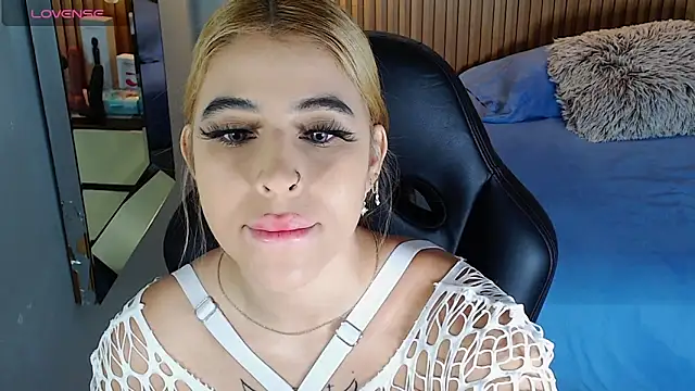 Snapshot of LUCYAMARS1 chatting on 30, 10, 2025 LUCYAMARS1 online show from 30, 10, 2025