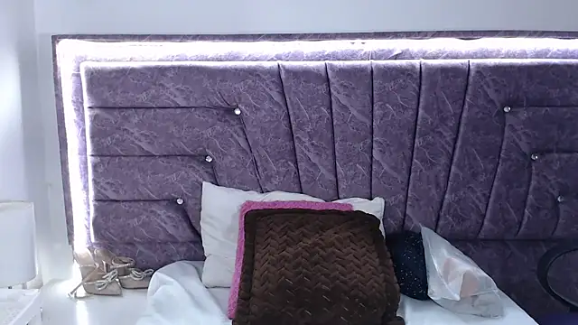 Penelope Fox14 online show from 18, 4, 2026