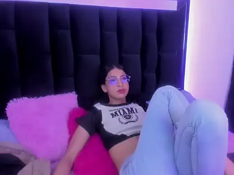 Snapshot of Im_saturno chatting on 27, 9, 2025 Im saturno online show from 27, 9, 2025
