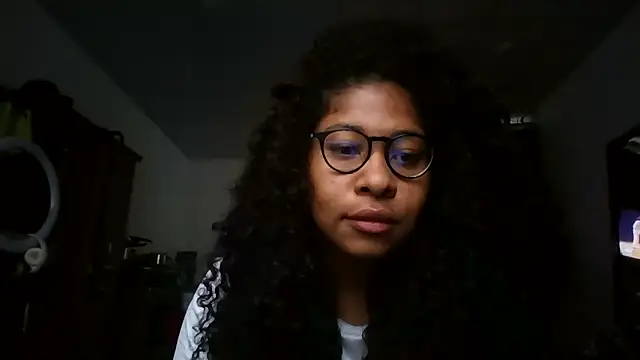 Snapshot of Ivon-09 chatting on 8, 10, 2025 Ivon-09 online show from 8, 10, 2025