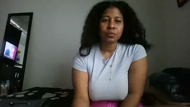 Snapshot of Ivon-09 chatting on 17, 10, 2025 Ivon-09 online show from 17, 10, 2025