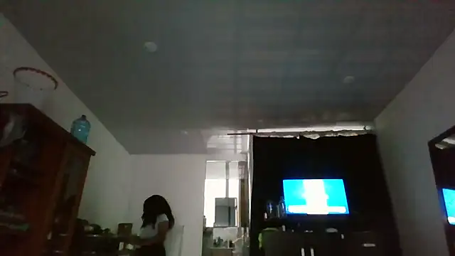 Snapshot of Ivon-09 chatting on 28, 10, 2025 Ivon-09 online show from 28, 10, 2025