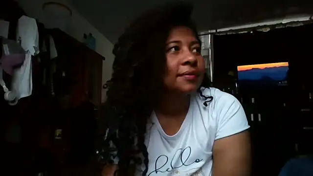 Snapshot of Ivon-09 chatting on 22, 10, 2025 Ivon-09 online show from 22, 10, 2025