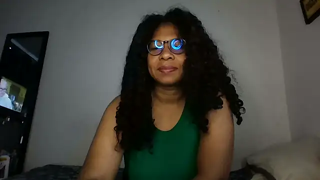 Snapshot of Ivon-09 chatting on 30, 11, 2025 Ivon-09 online show from 30, 11, 2025