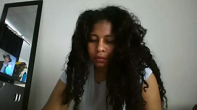 Snapshot of Ivon-09 chatting on 10, 10, 2025 Ivon-09 online show from 10, 10, 2025