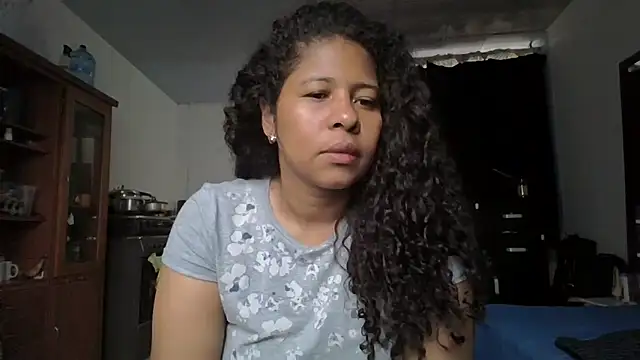 Snapshot of Ivon-09 chatting on 21, 10, 2025 Ivon-09 online show from 21, 10, 2025