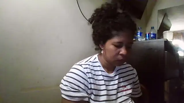 Snapshot of Ivon-09 chatting on 10, 11, 2025 Ivon-09 online show from 10, 11, 2025